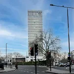 Pass The Keys Luxurious 2-Bedroom Flat In Hyde Park