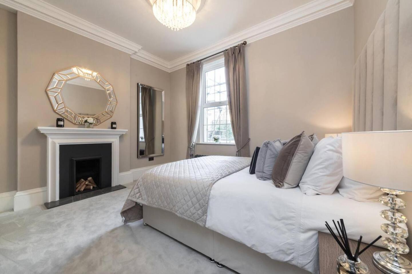 Pass The Keys Luxurious 2-bedroom Flat In Hyde Park Londra