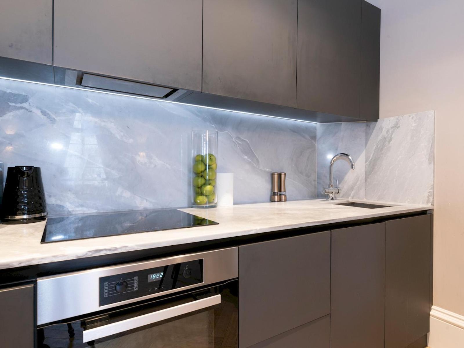 Appartamento Pass The Keys Luxurious 2-bedroom Flat In Hyde Park Londra